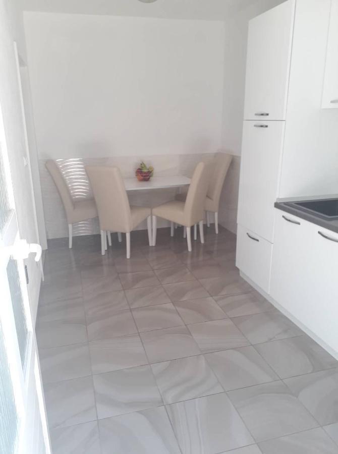 Apartments Senka Orebic Exterior photo